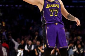 九游游戏平台官网 -东契奇连续二十场比赛得分超过逆转，公牛挑战极限！的简单介绍